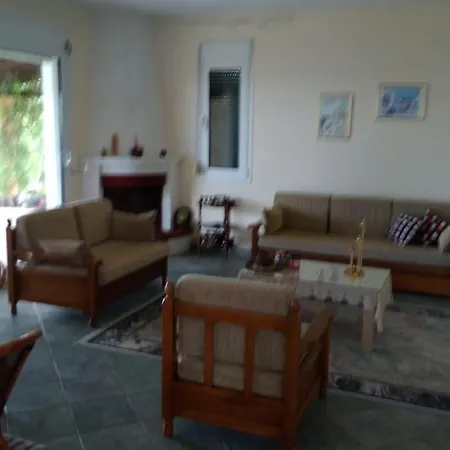 Earthly Paradise Karianí